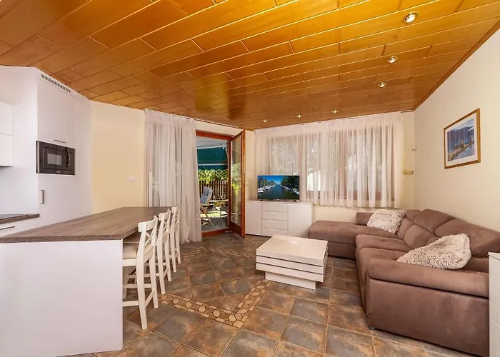 In 37749 Balatonmáriafürdő